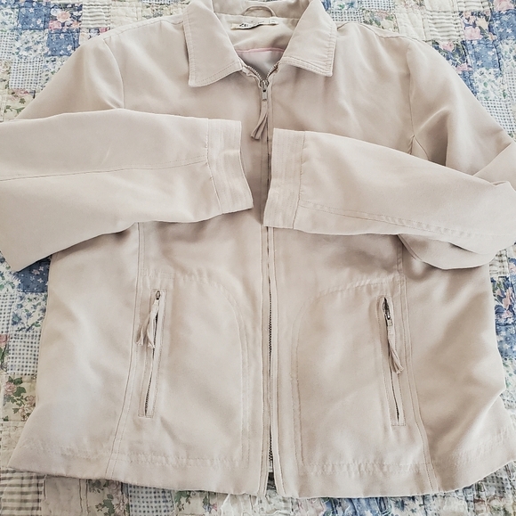 Ze-Ze Jacket - Picture 16 of 16